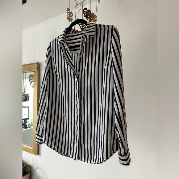 Striped button blouse - Picture 2 of 6